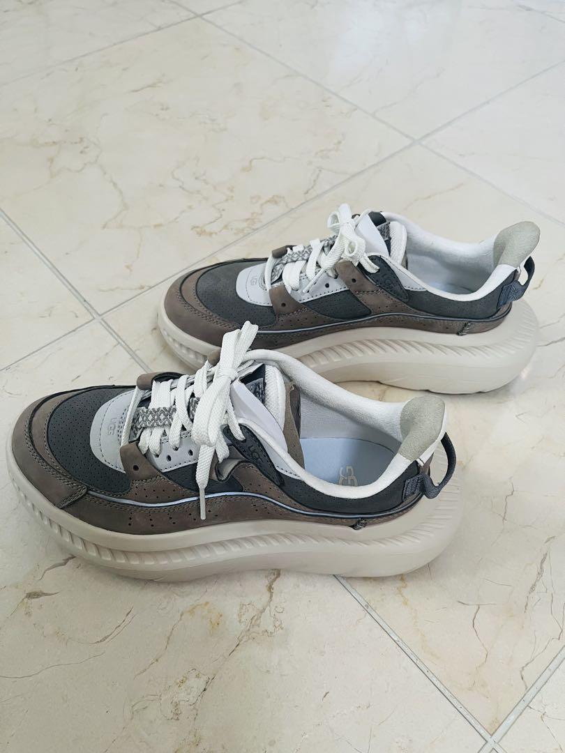 UGG スニーカー
