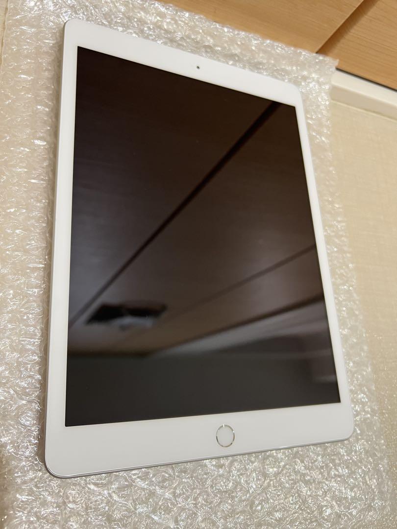 美品 iPad 第8世代 32gb WiFiセルラーモデル シルバー