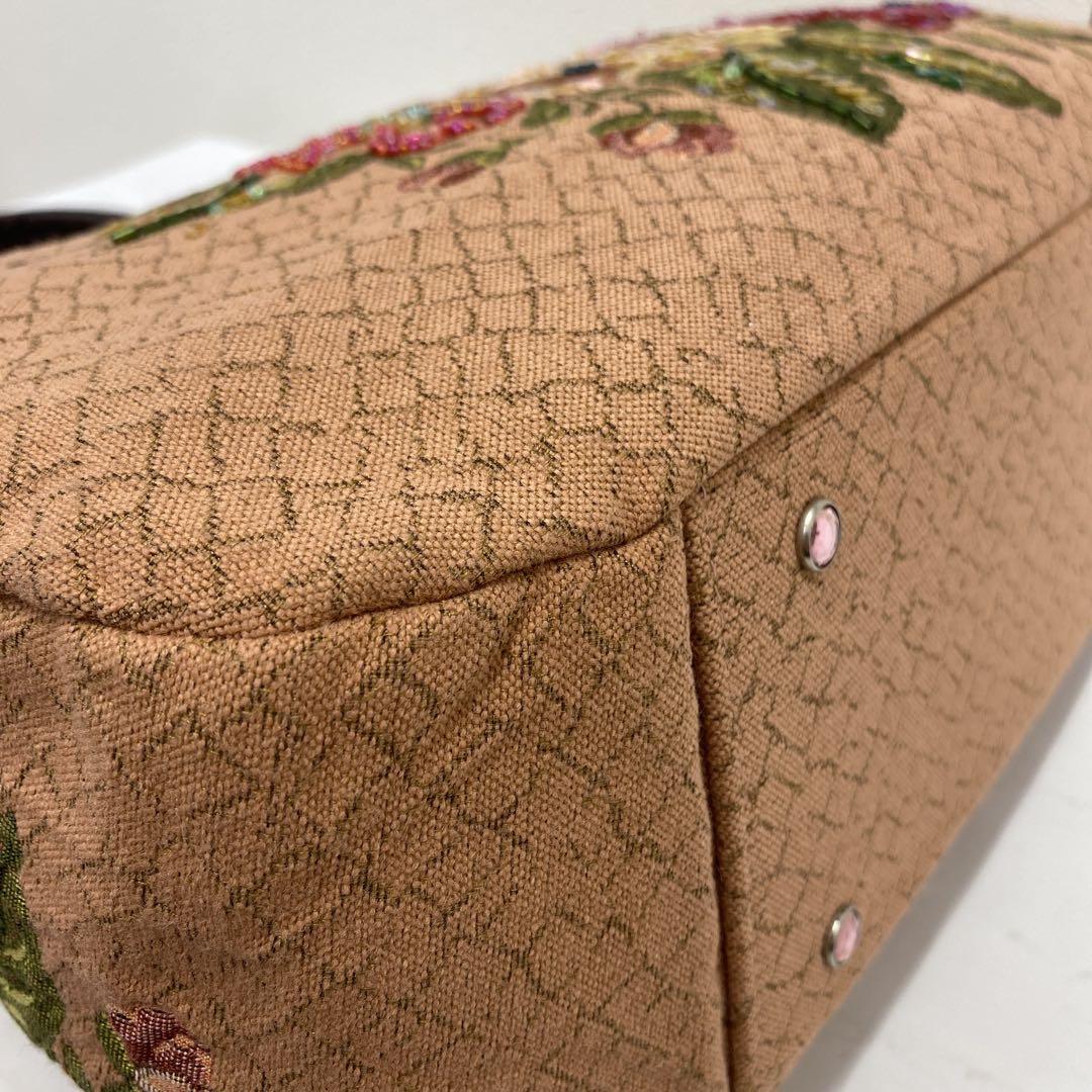 Think Bee! シンクビー 花柄刺繍 ハンドバッグ 新品未使用 美品 Think Bee! 花柄刺繍ハンドバッグΩ
