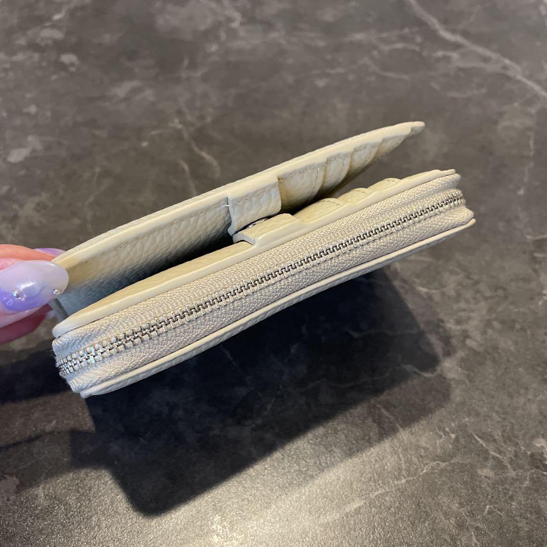 美品　VASIC ラウンド 二つ折り財布　 ミニウォレット