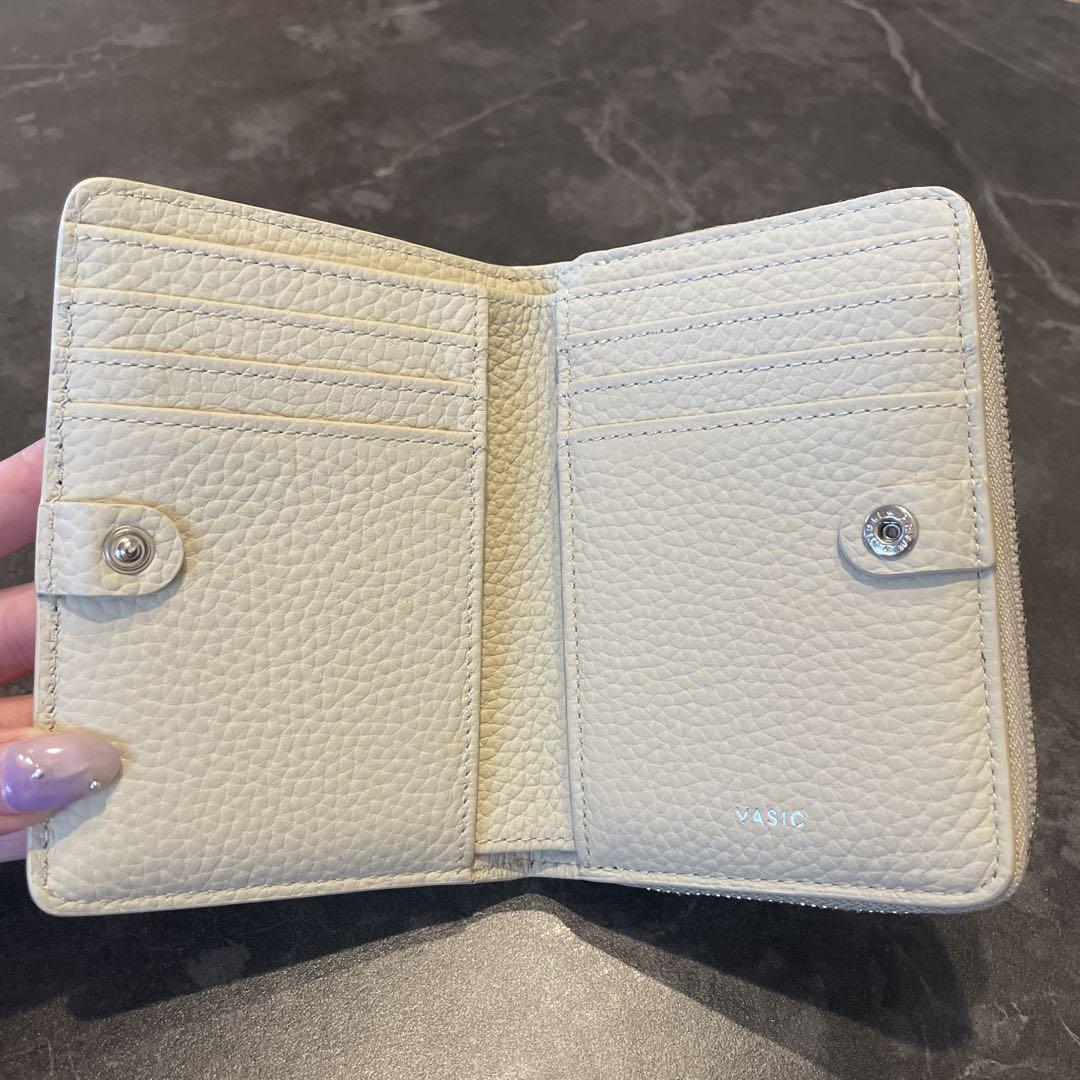 美品　VASIC ラウンド 二つ折り財布　 ミニウォレット