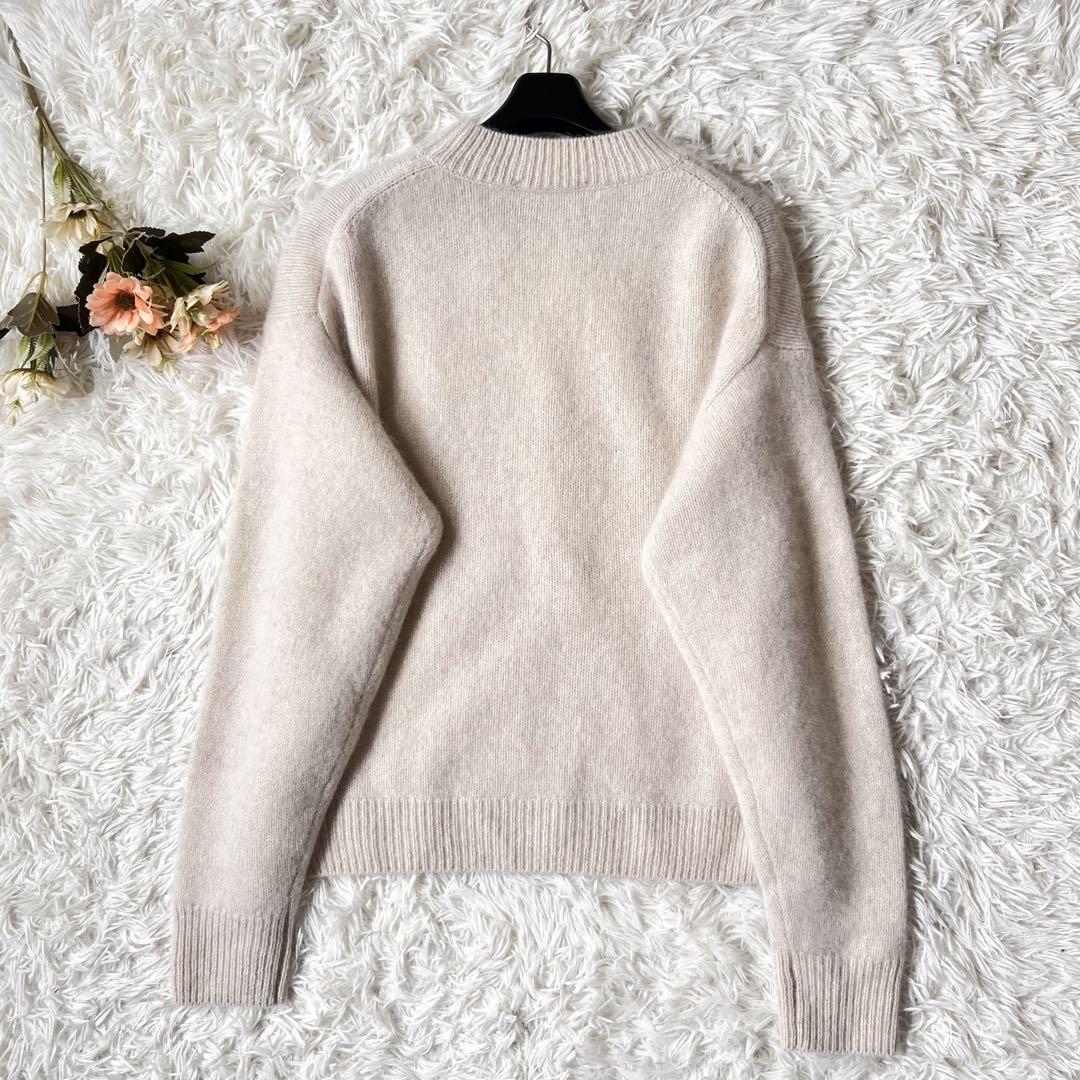 冬ギフト  BEARDSLEY ベージュ セーター ニット クルーネック ヤク ビアズリー トップス