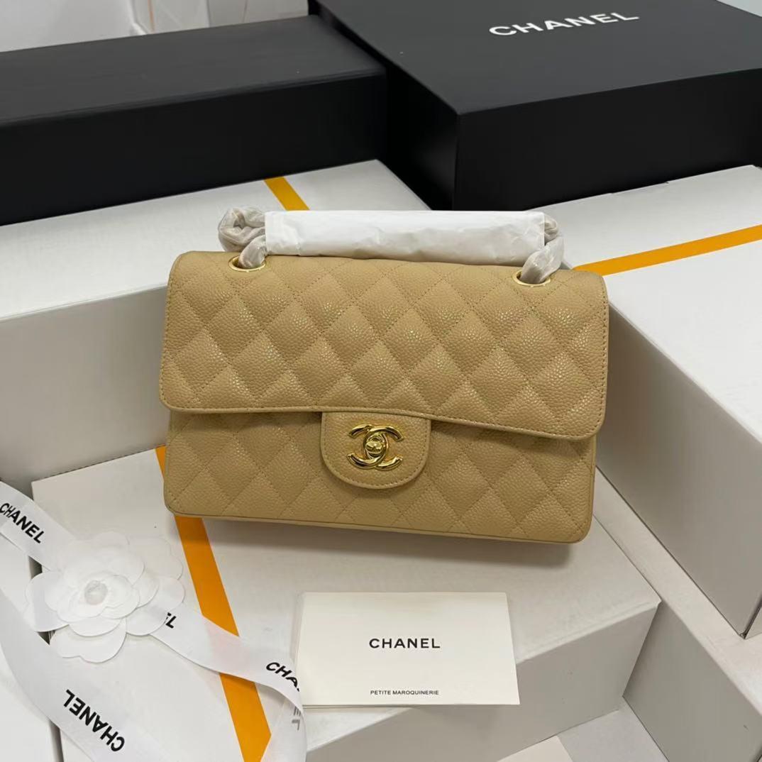 CHANEL ベージュ キルティング ショルダーバッグ - メルカリ