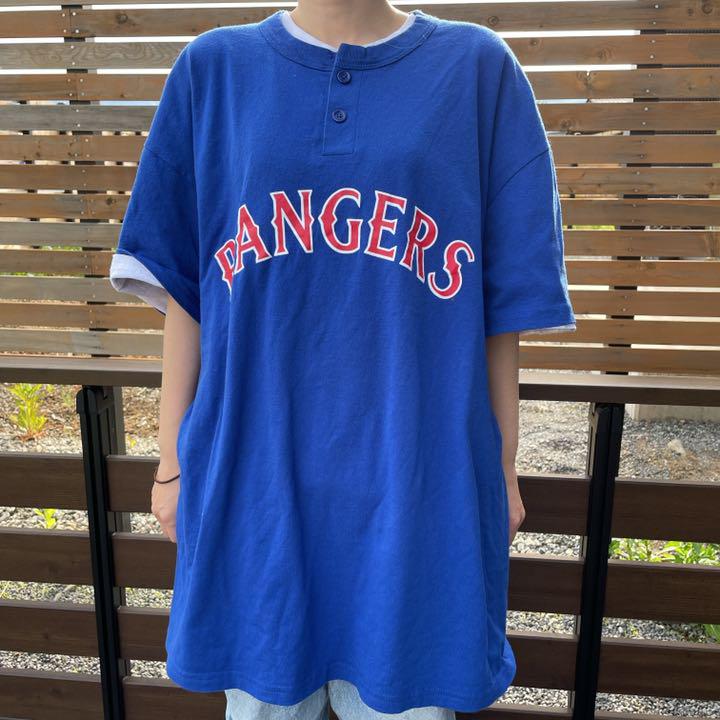 マジェスティック MLB 人気デザイン ヘンリーネックTシャツ 一点物 古着. - メルカリ マジェスティック MLB 人気デザイン ヘンリーネックTシャツ 一点物 古着. - メルカリ