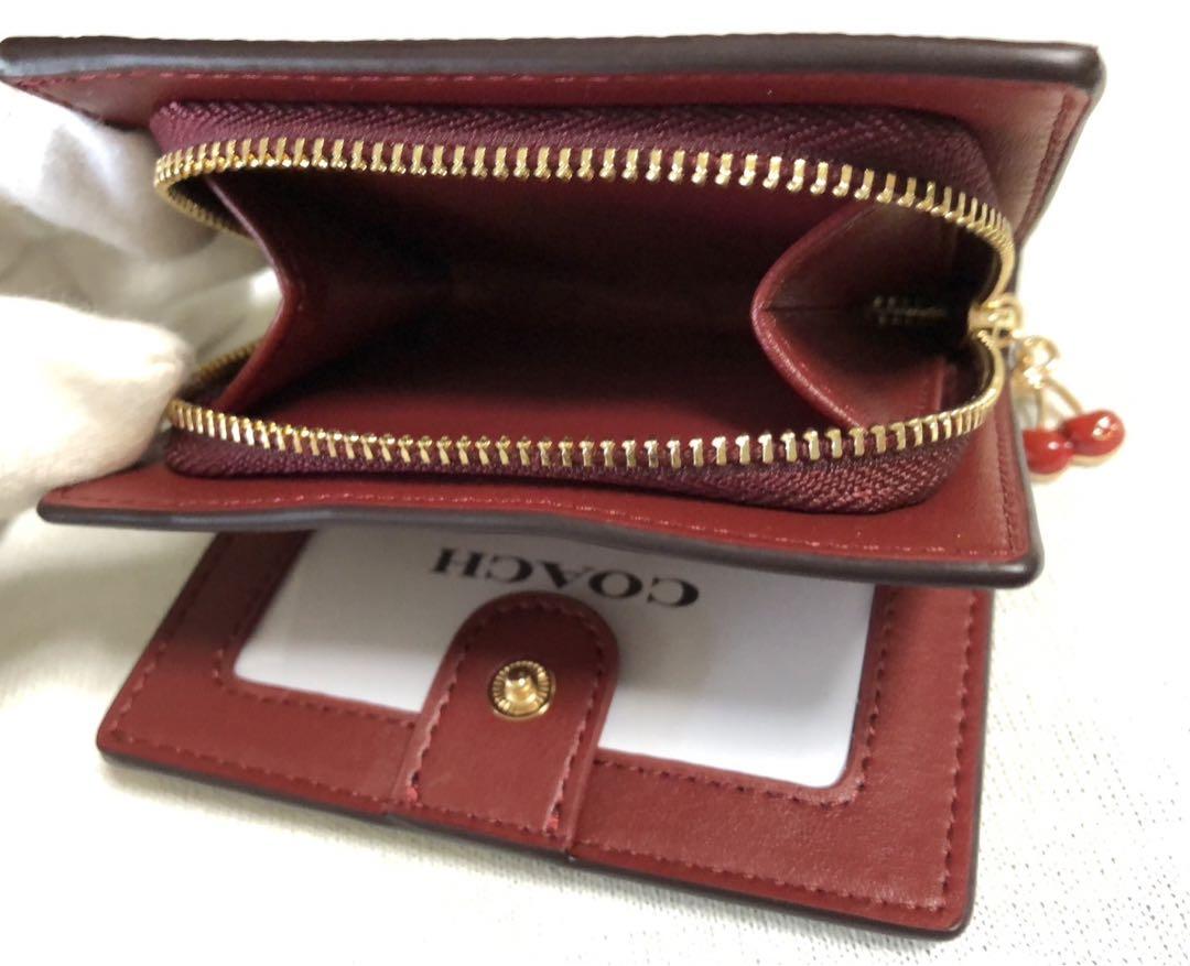 ま*ん様 美品　COACH 二つ折り財布　さくらんぼ　チェリー