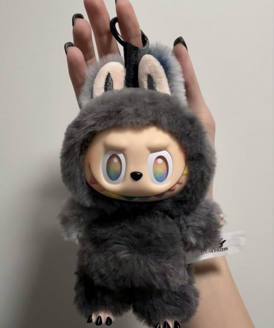 THE MONSTERS ラブブ LABUBU ぬいぐるみ 正品！！！！