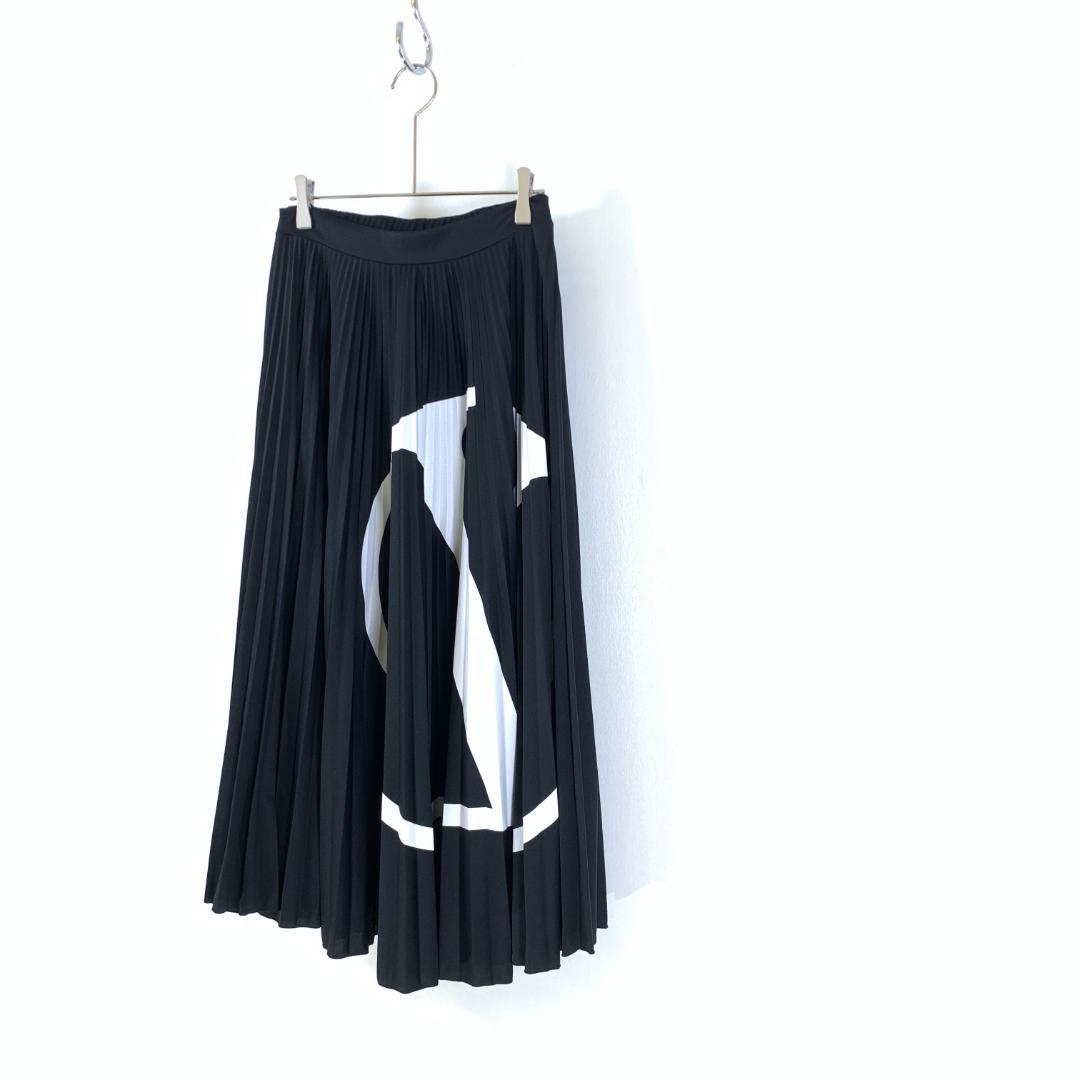 VALENTINO ヴァレンティノ プリーツ ナイロン フレア スカート VALENTINO - 極美品☆VALENTINO ヴァレンティノ RB0MD00P4M4 V