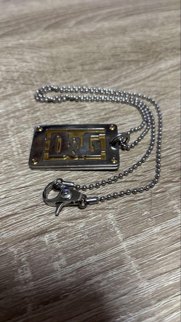D&G プレートネックレス シルバー/ゴールド