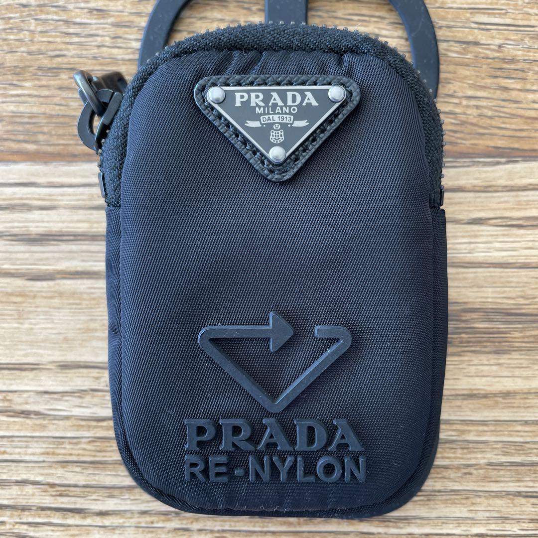 PRADA ケータイストラップ