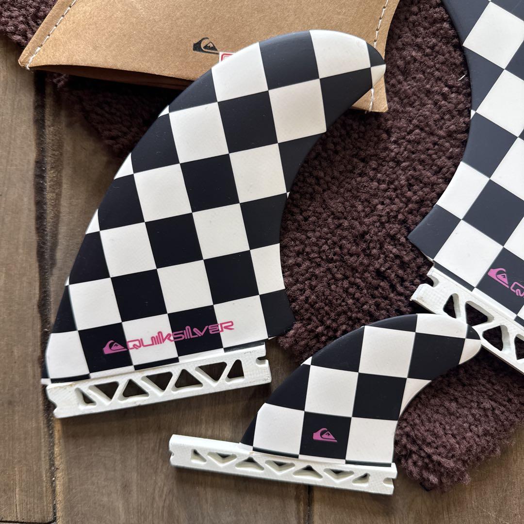 Quiksilver クイックシルバー　サーフボードフィン 3枚定価¥19800