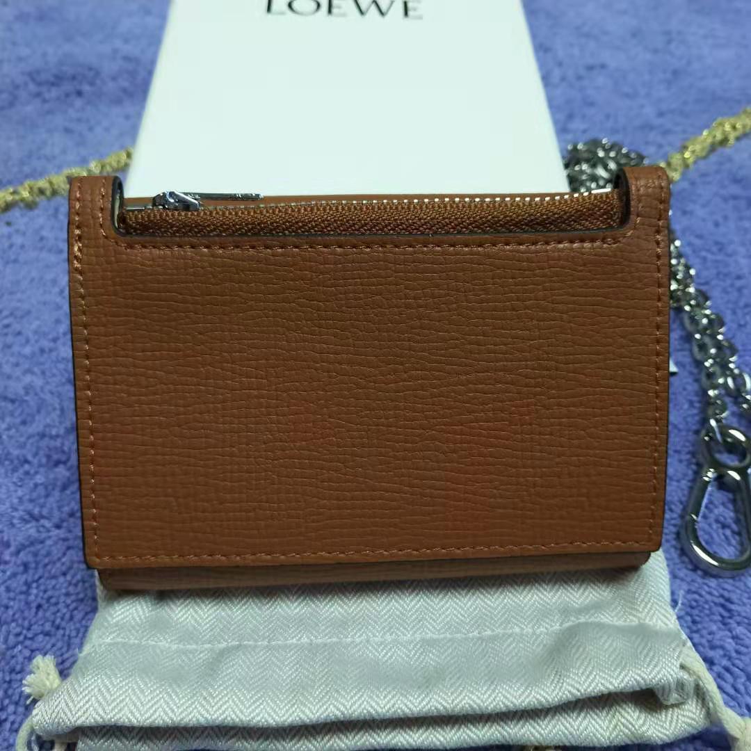 人気の美品LOEWE二つ折り財布 ブラウン - メルカリ
