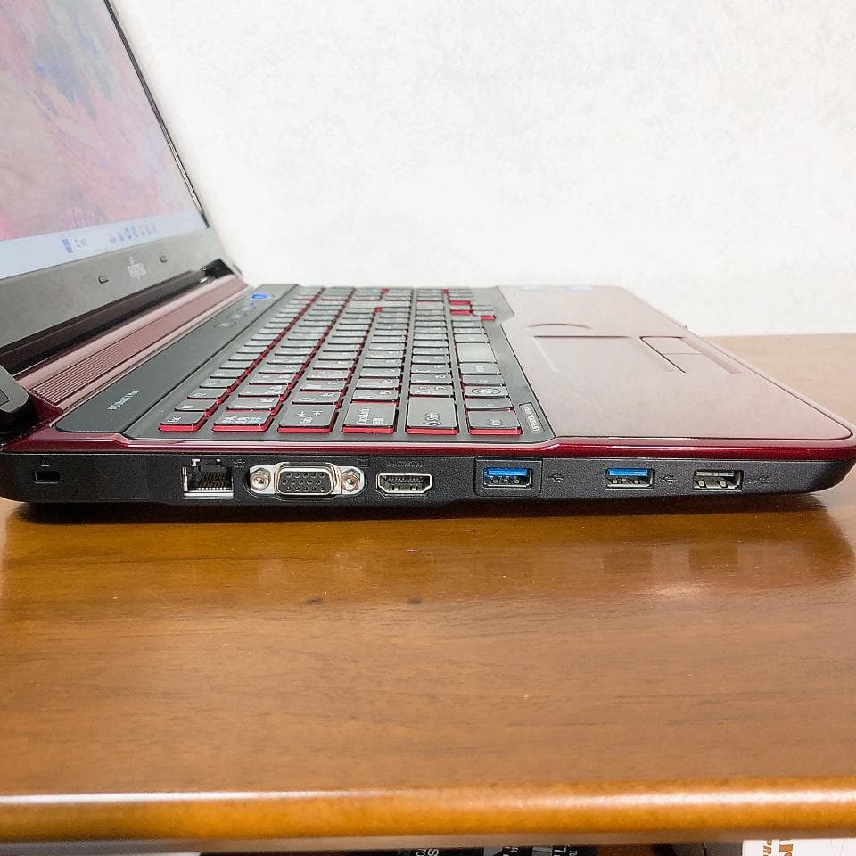 富士通 赤 ノートPC 初心者用ガイド本付 富士通 赤 ノートPC 初心者用ガイド本付