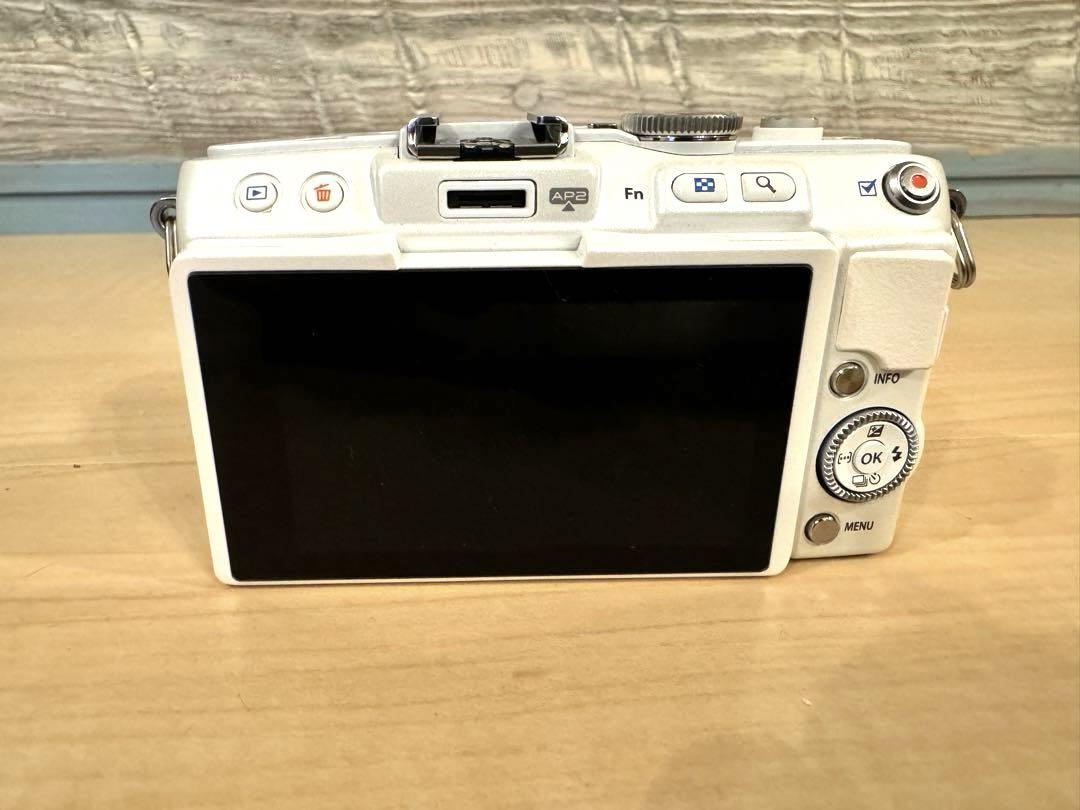 【美品】OLYMPUS PEN Lite E-PL6  ダブルズームキット