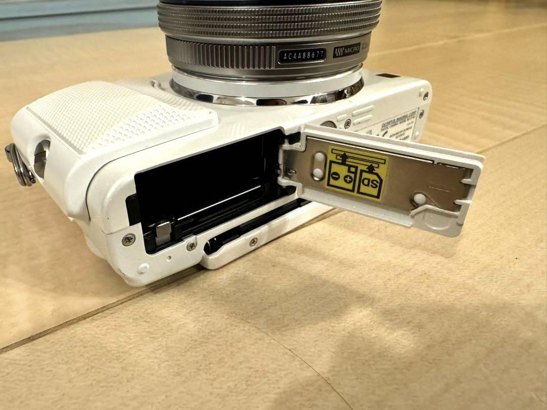 【美品】OLYMPUS PEN Lite E-PL6  ダブルズームキット