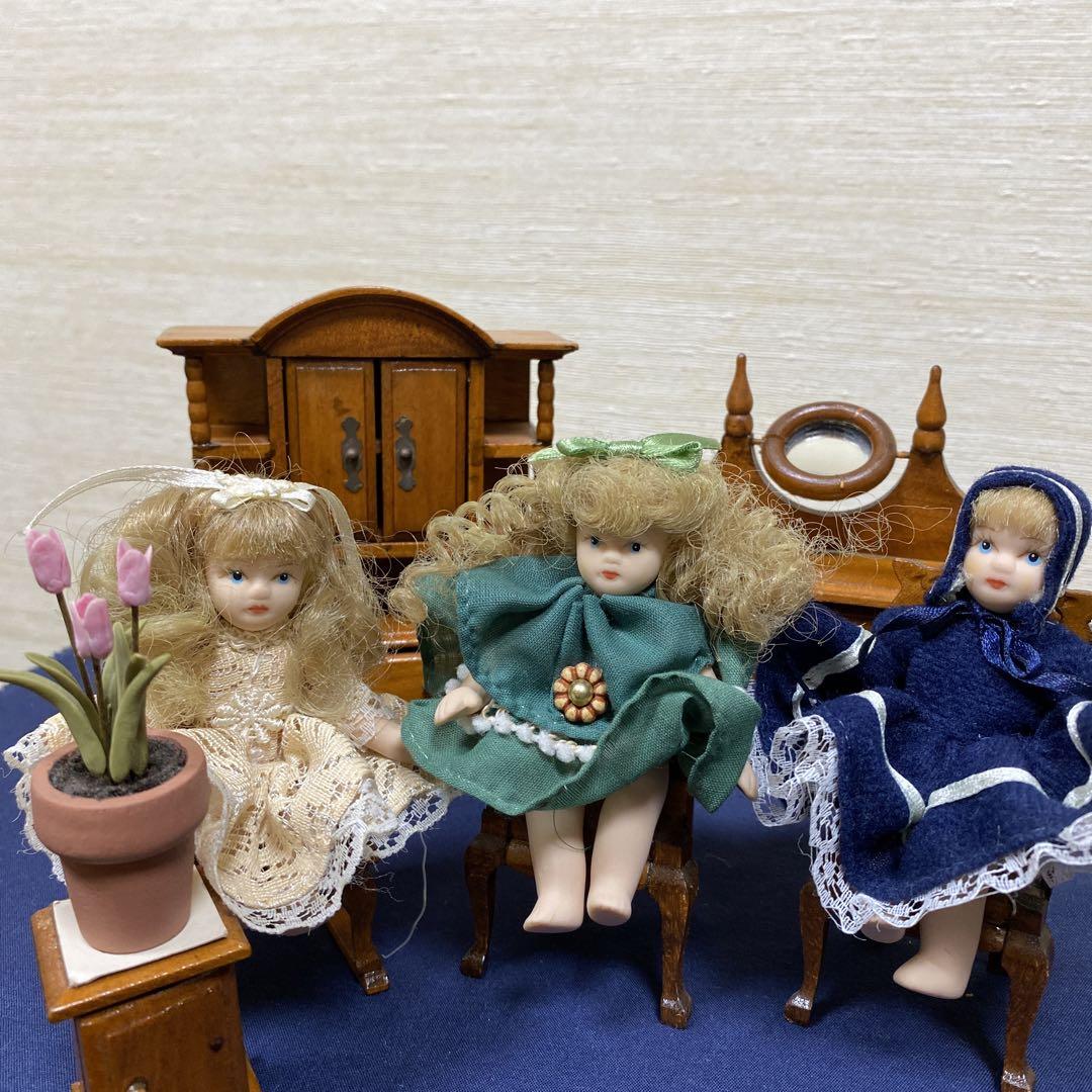 一番人気物 ミニチュア家具☆戸棚×1、鏡台×1、椅子×3、花台+おまけ