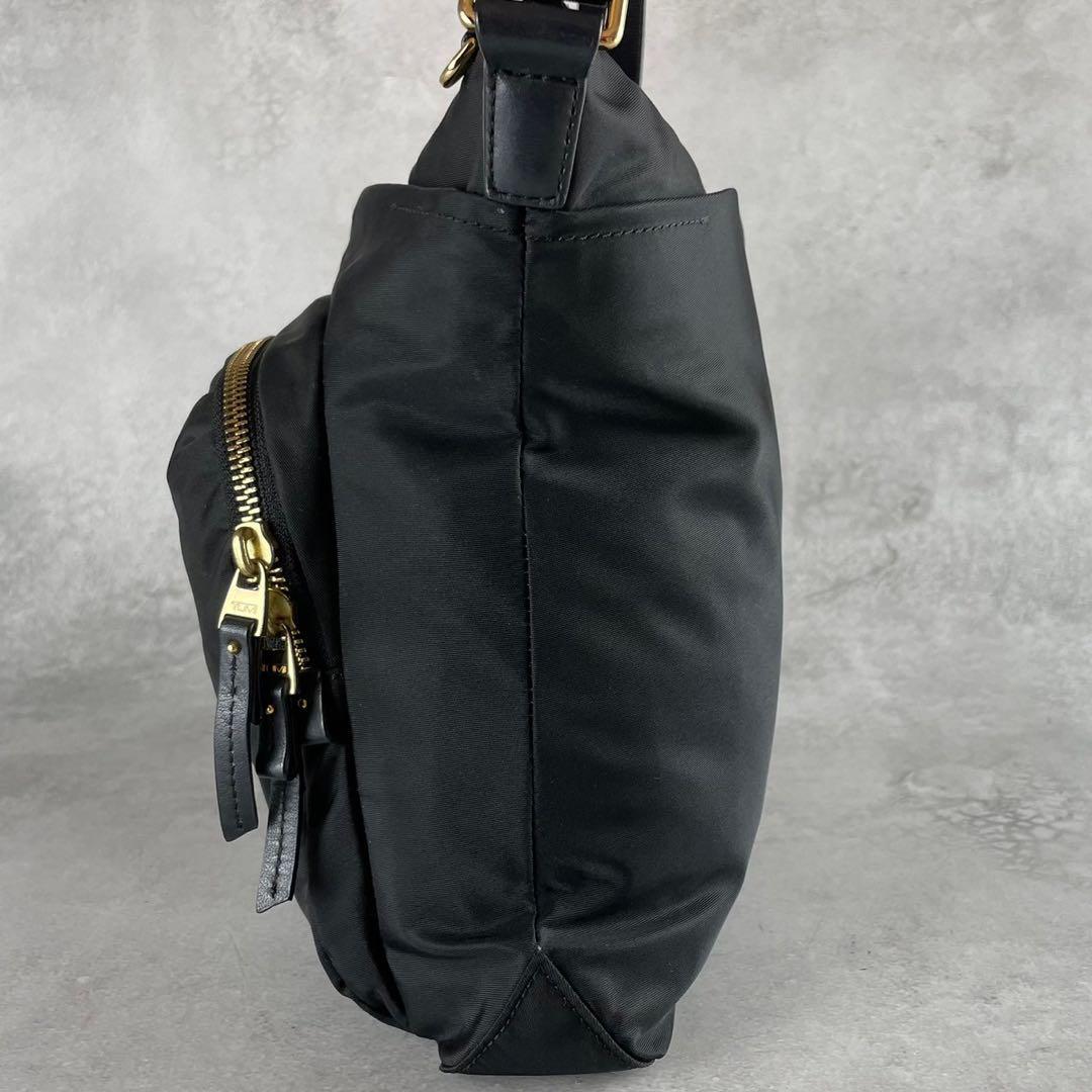 TUMI ショルダーバッグ ナイロン カプリ ヴォヤジュール 484785MB TUMI ショルダーバッグ ナイロン カプリ ヴォヤジュール 484785MB