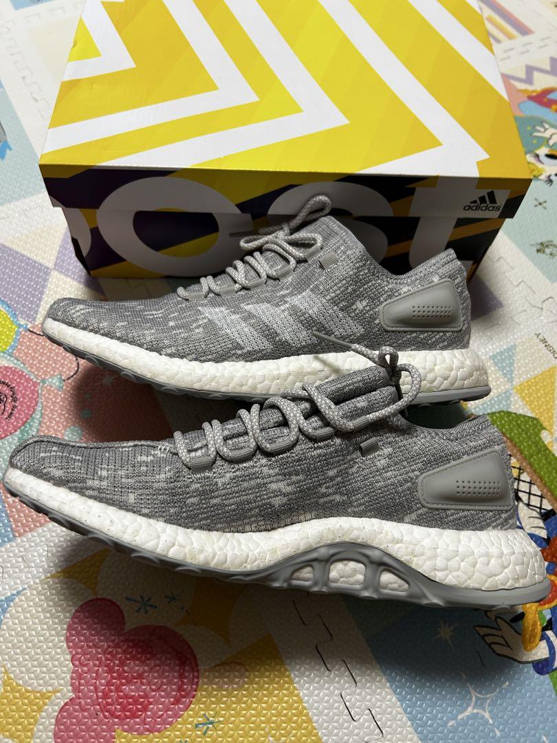 adidas Boost グレー スニーカー
