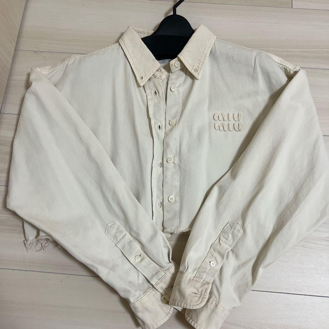miumiu ミュウミュウ　デニム長袖シャツ/ジャケット miumiu ミュウミュウ デニムシャツ 38 ダメージ - メルカリ