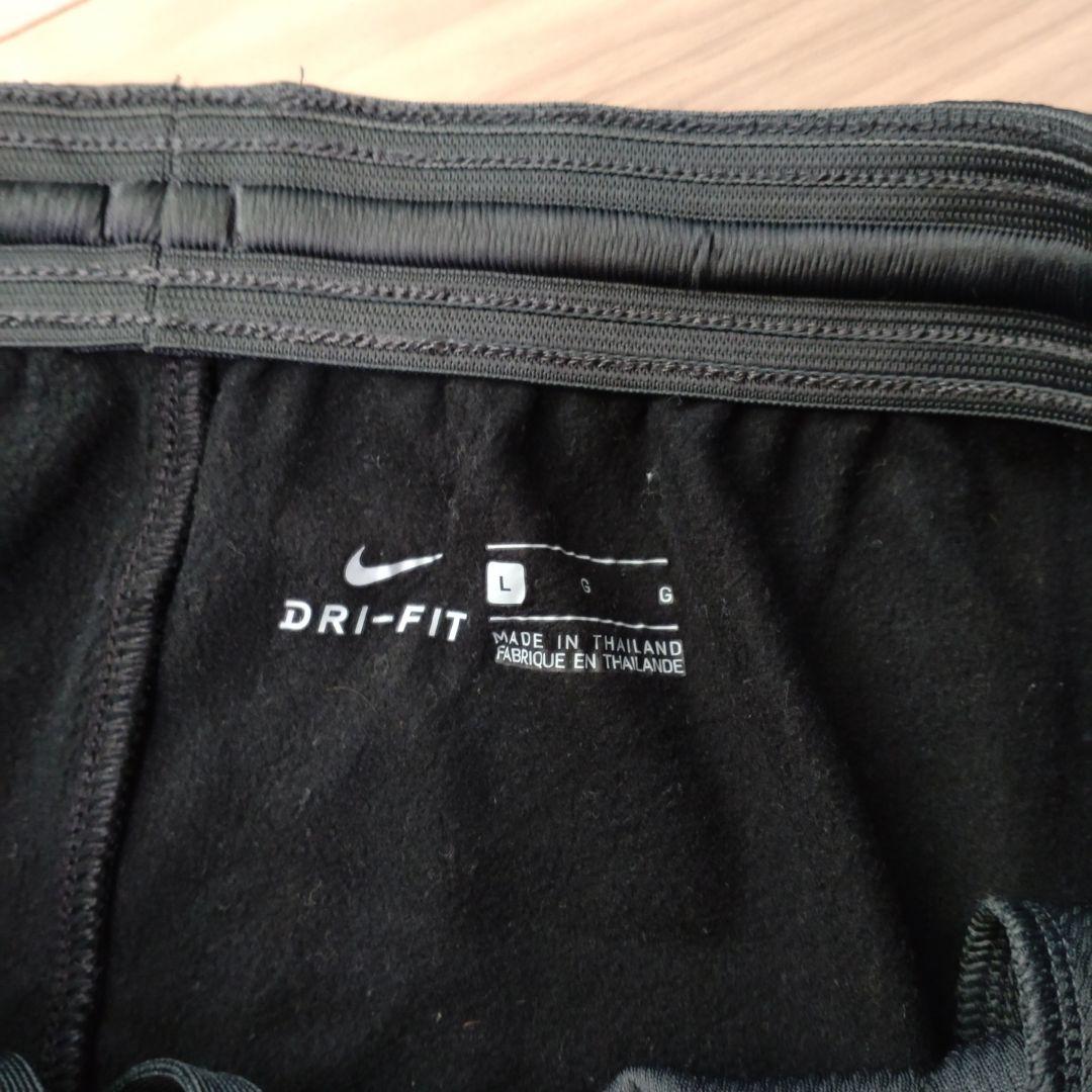 NIKE　ナイキ　トレーニングウェアセットアップ　ジャージ上下　Lサイズ　黒色
