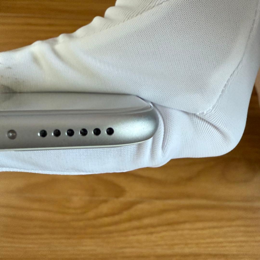 超美品Apple iPhone8 64GB シルバーSIMフリーバッテリー89%