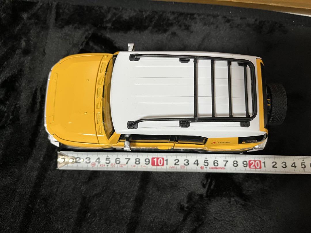 トヨタ　TOYOTA FJクルーザー　1/24 ミニカー　模型　SUV