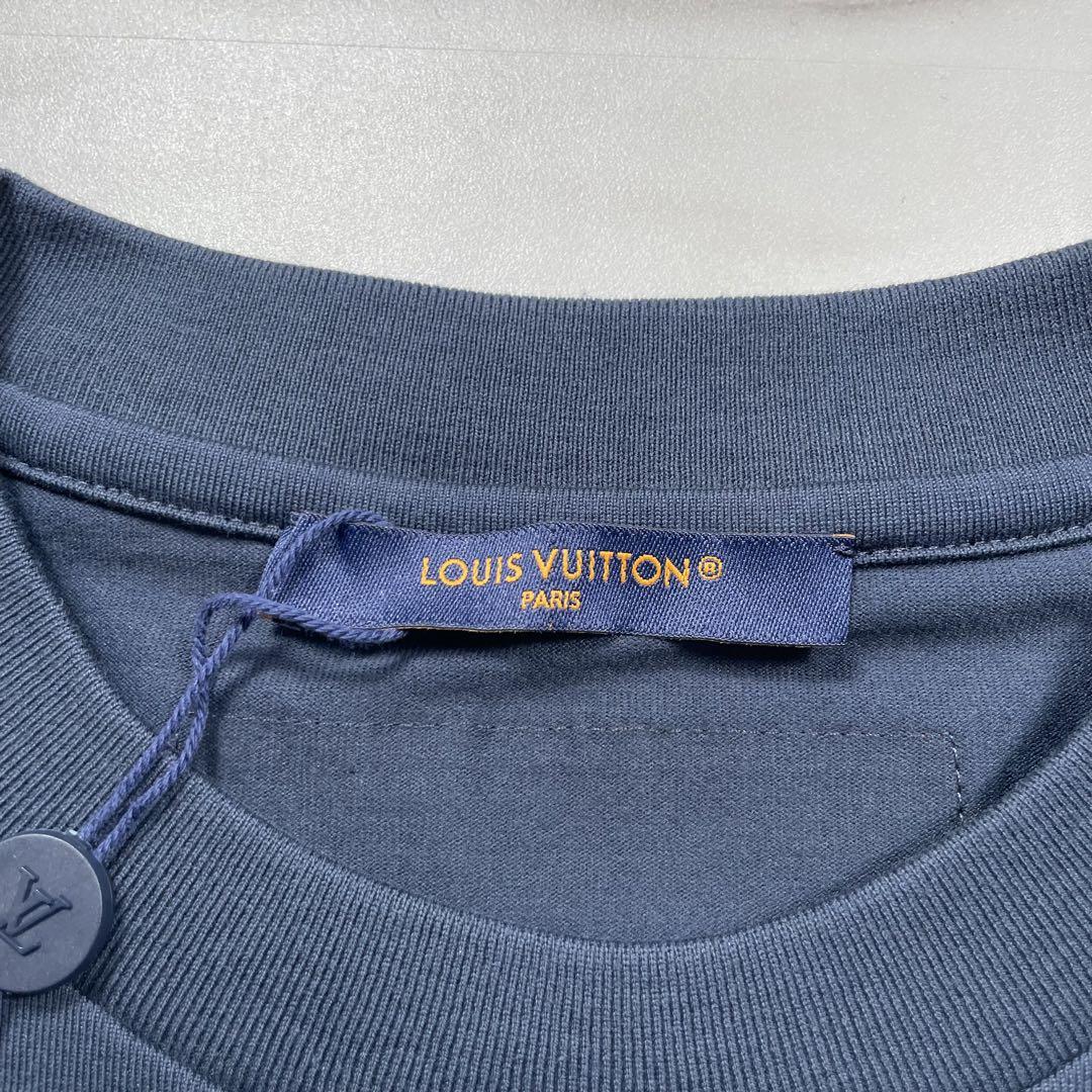 【未使用】ルイヴィトン 23SS エンボスロゴ 半袖 Tシャツ ネイビー メンズ