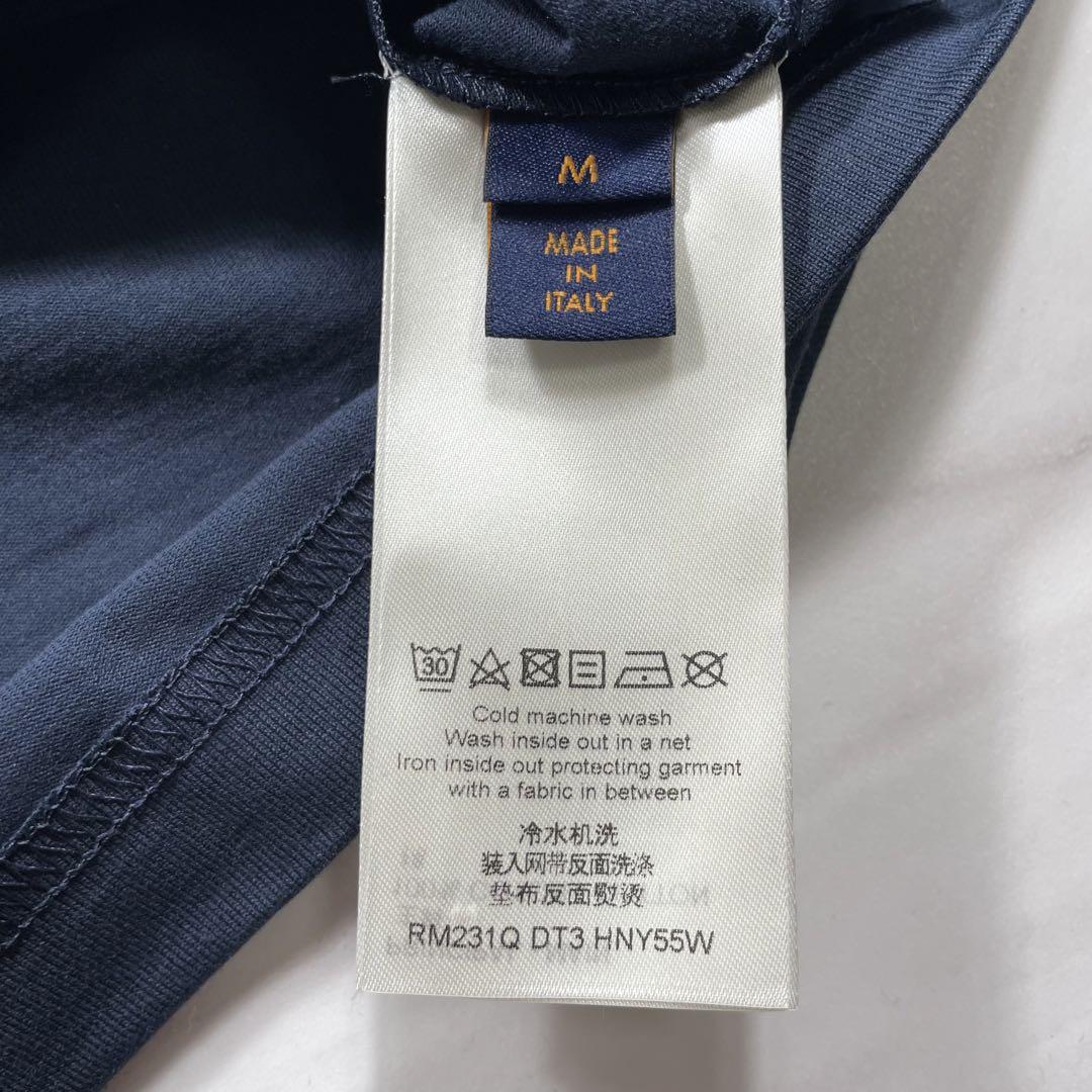 【未使用】ルイヴィトン 23SS エンボスロゴ 半袖 Tシャツ ネイビー メンズ
