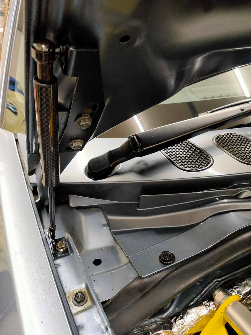 ダイハツ L880K コペン ブラックカーボンボンネットダンパー | roket.es