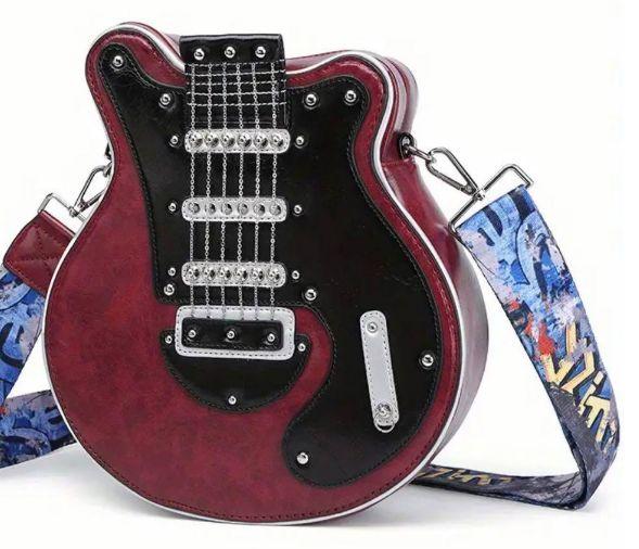 クィーン　ブライアンメイ　レッドスペシャル型バッグ　新品未使用　ショルダーバッグ クィーン ブライアンメイ レッドスペシャル型バッグ 新品未使用