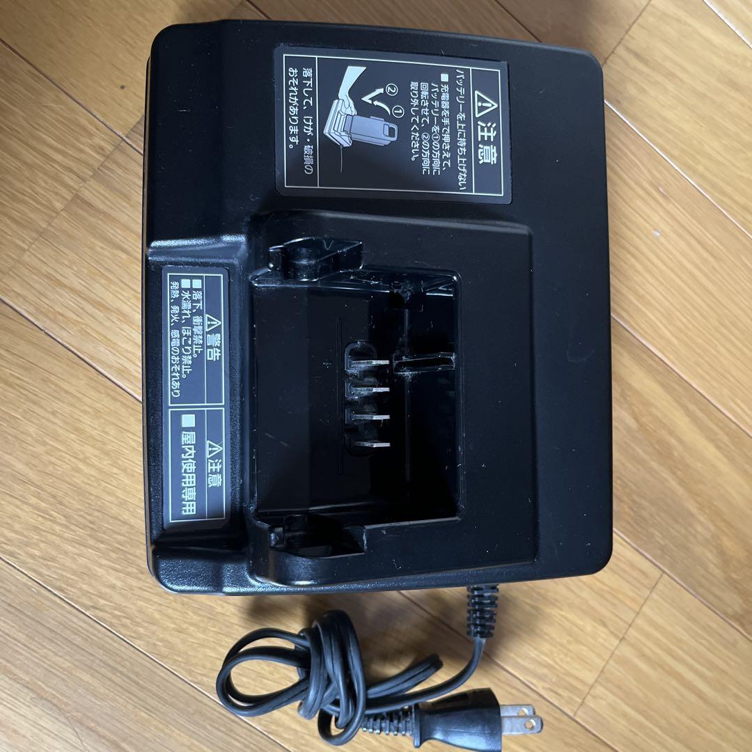 Panasonic 電動自転車用 充電器 黒 NKJ073Z 日本製