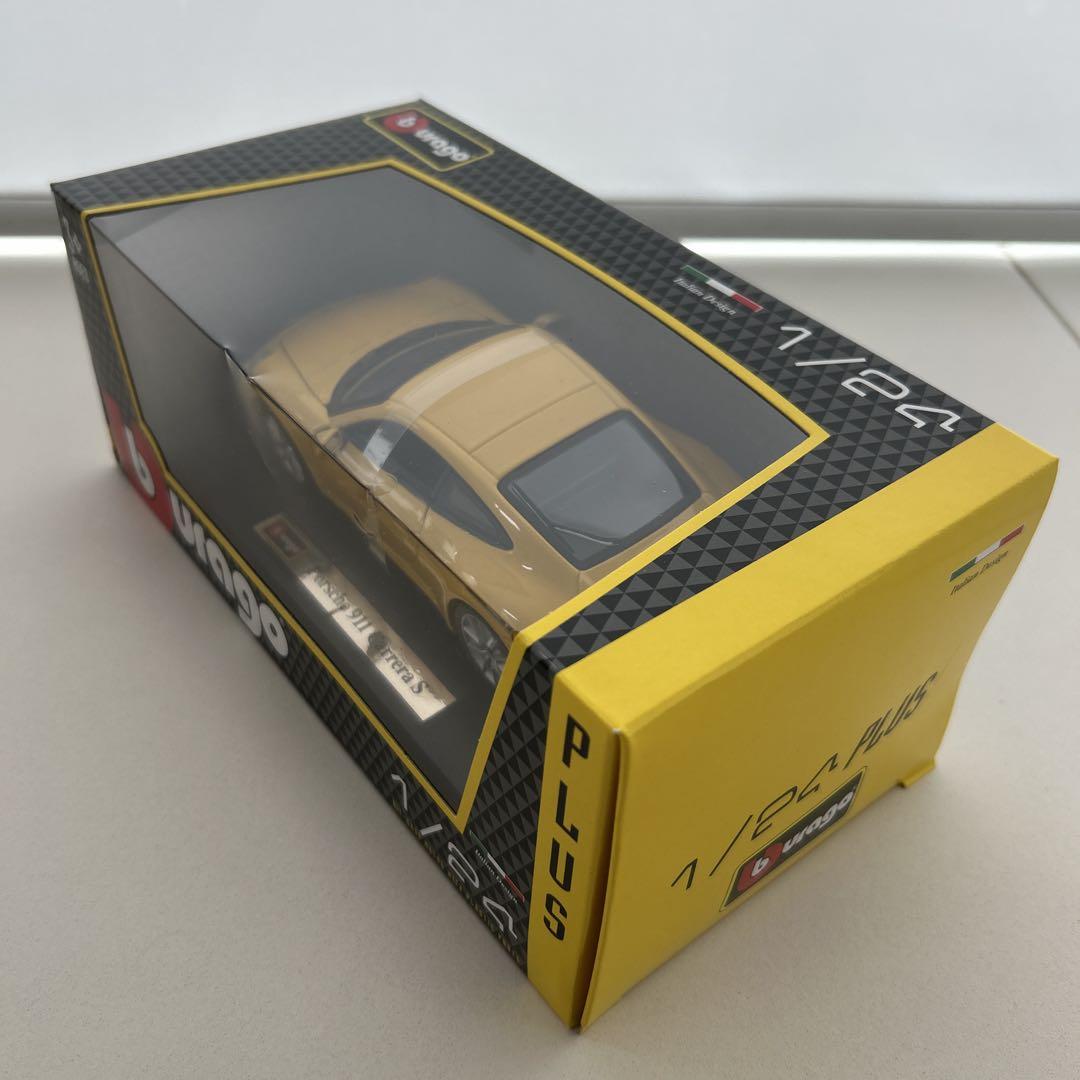 ミニカー burago Porsche 911 Carrera S 1/24