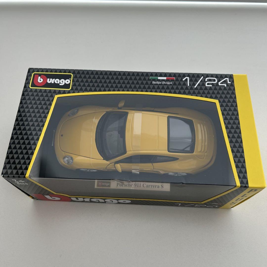 ミニカー burago Porsche 911 Carrera S 1/24