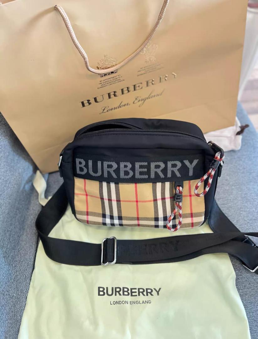 超人気BURBERRYショルダーバッグ チェック柄 ブラック/ベージュ**Q
