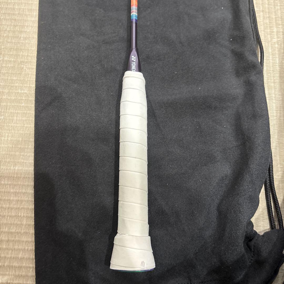 超美品　YONEXナノフレア 700プロ　4UG6(ケース付)