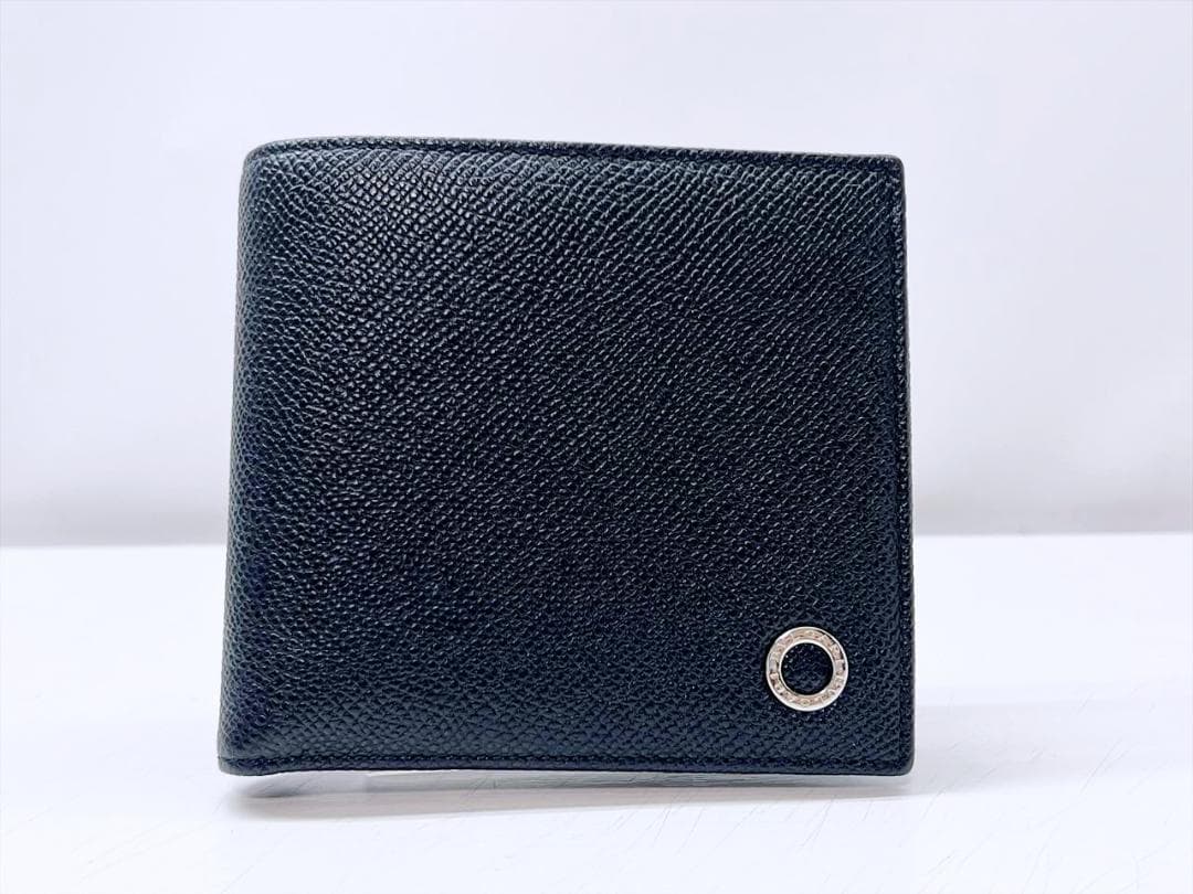 美品　ブルガリ　マン　グレインレザー　二つ折り財布　小銭入れあり　黒　シルバー