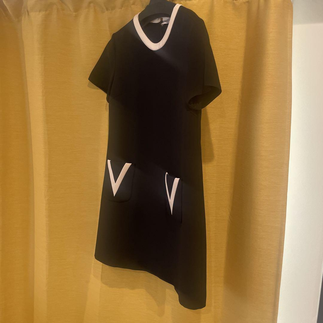 【オープニング 大放出セール】 はるあこ様専用☆VALENTINO 40 ひざ丈 ワンピース ブラック ワンピース