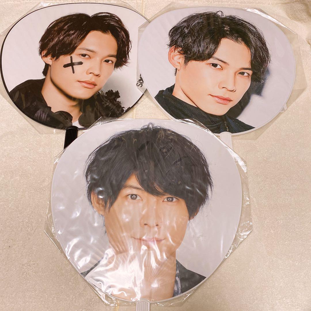 松村北斗　うちわまとめ売り Amazon.co.jp: SixTONES 松村北斗 うちわ まとめ売り① NY