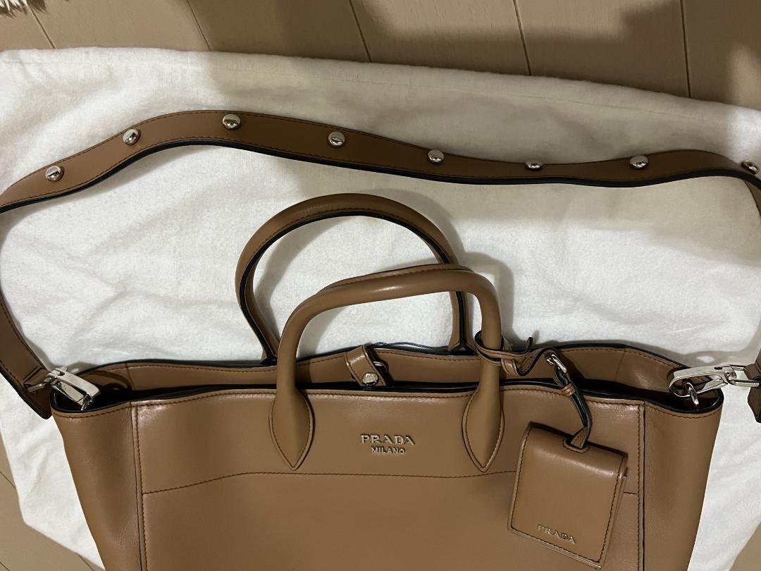 プラダ  PRADA　レザー　トートバッグ　ショルダー　美品