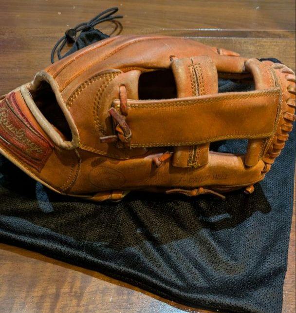 Rawlings EDGE U-CATED HEEL　右投　軟式