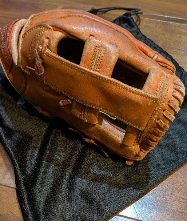 Rawlings EDGE U-CATED HEEL　右投　軟式