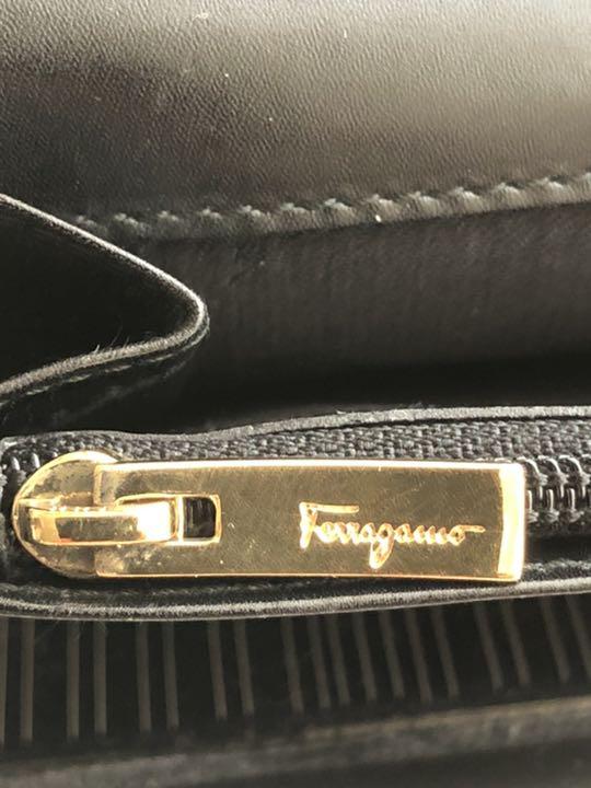 ファスナー フェラガモ 美品 XUyfF-m72315416008 エナメル長財布 ↻シルバー
