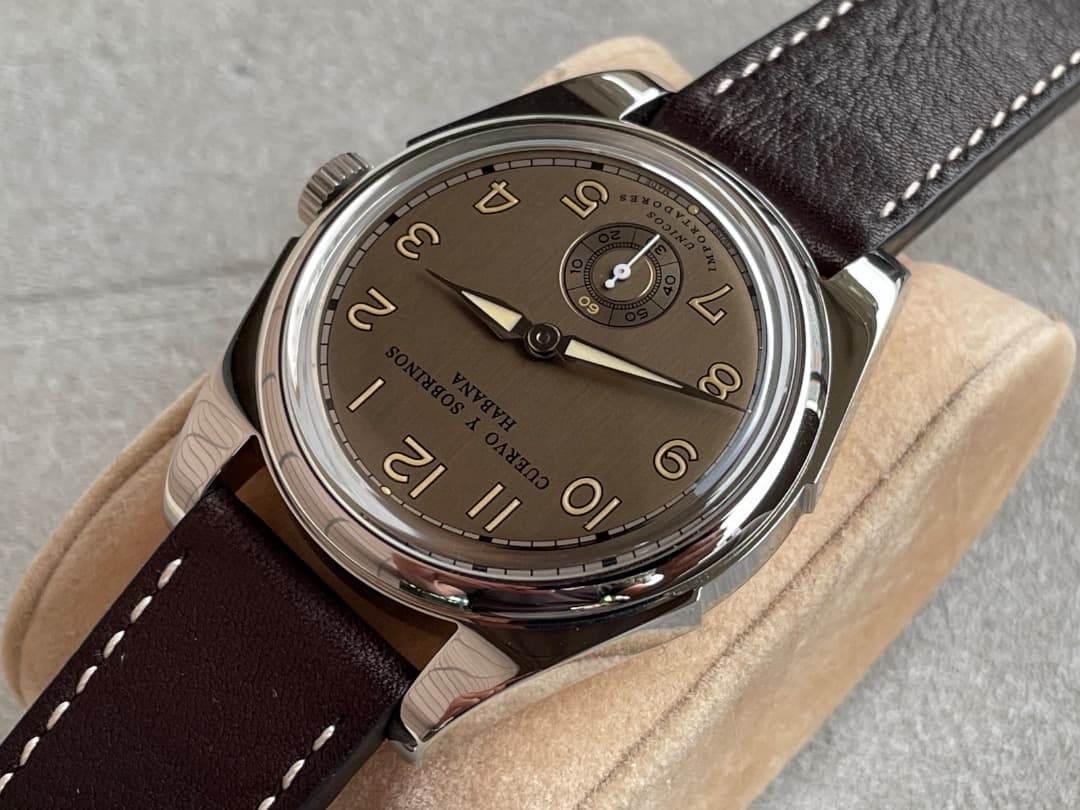 クエルボ・イ・ソブリノス　LONSDALE　Oscuro　世界限定82本