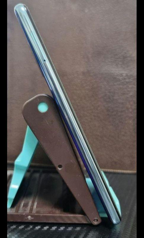 げ HUAWEI