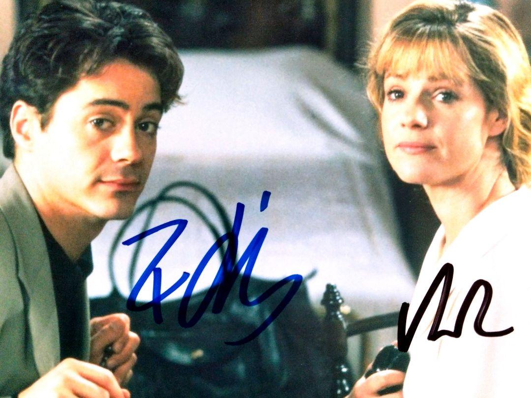 ロバート・ダウニー・ジュニアとマリサ・トメイ直筆サイン入り2Lサイズ写真… ロバート・ダウニー・ジュニアとマリサ・トメイ直筆サイン入り2L