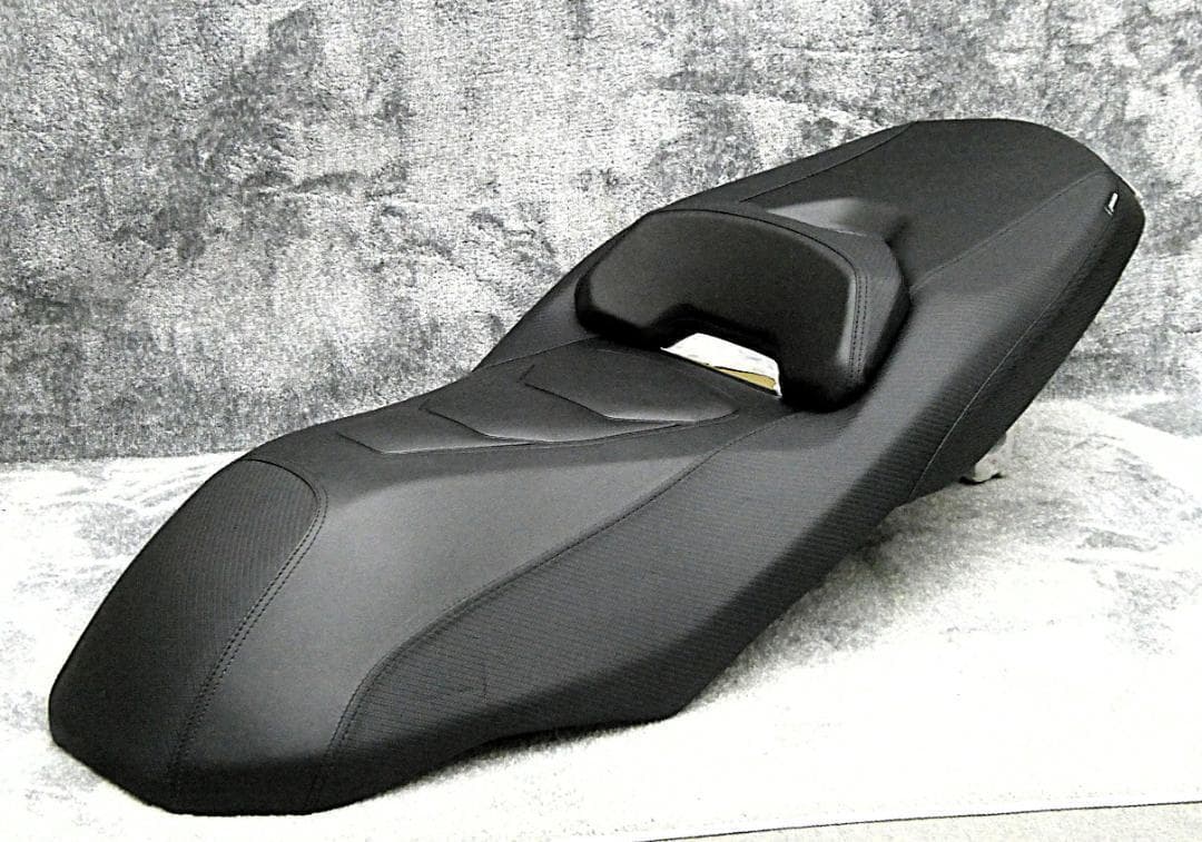 XMAX 2018～2025 カスタムシート 黒 300 250トリシティ BRIGHTFACE_UK