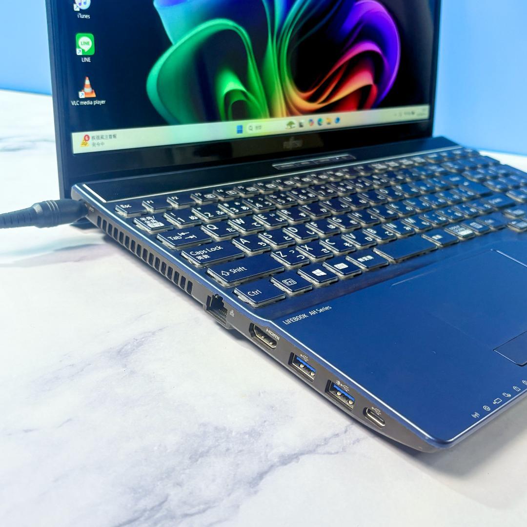 美品！8世代Core i7・16GB・SSD512・DVDマルチ・ノートパソコン