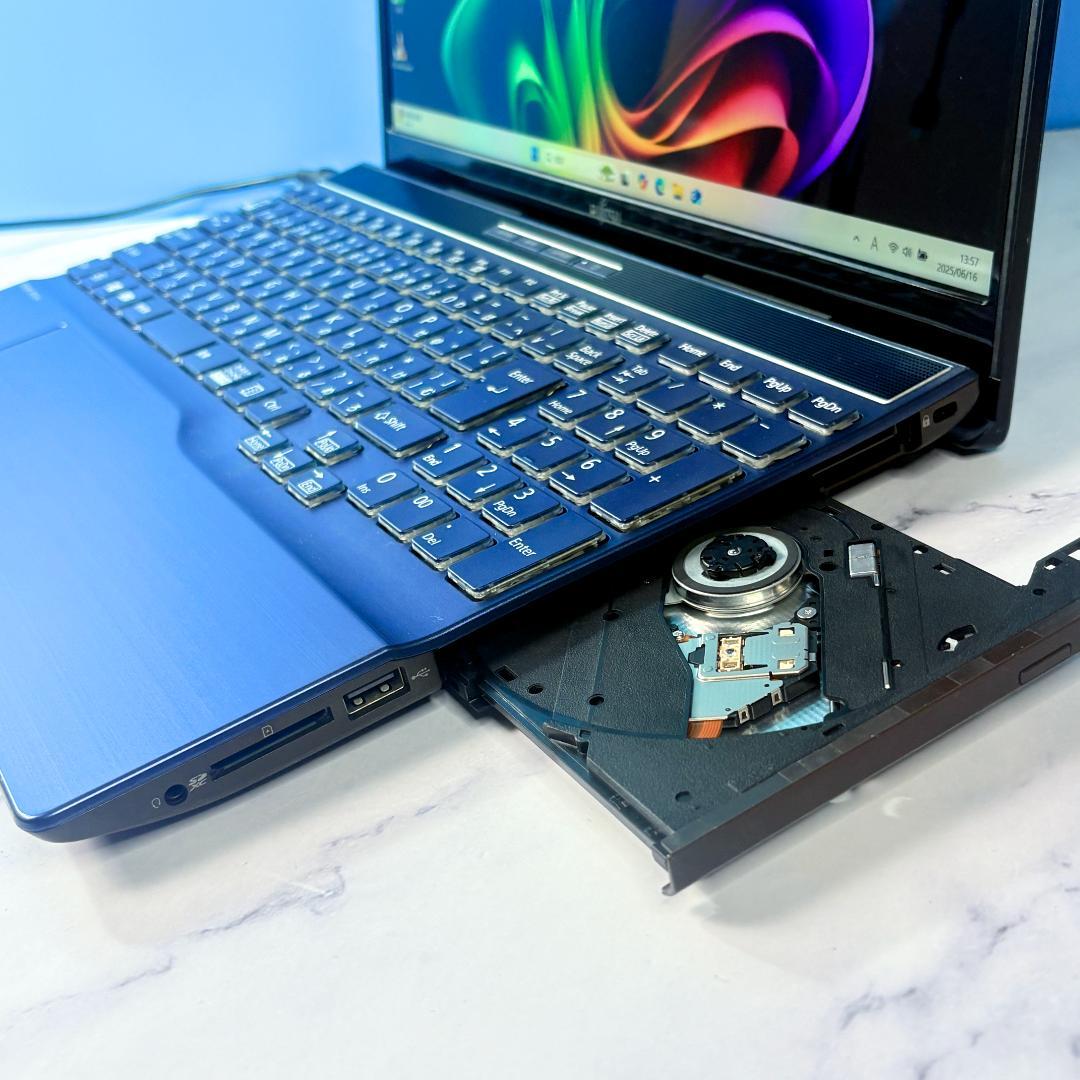 美品！8世代Core i7・16GB・SSD512・DVDマルチ・ノートパソコン