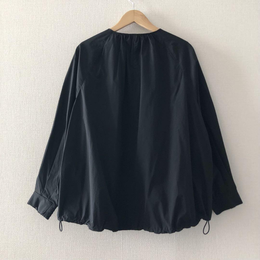美品！23区 ナイロン2WAYストレッチ ノーカラー ブルゾン ジップアップ 黒