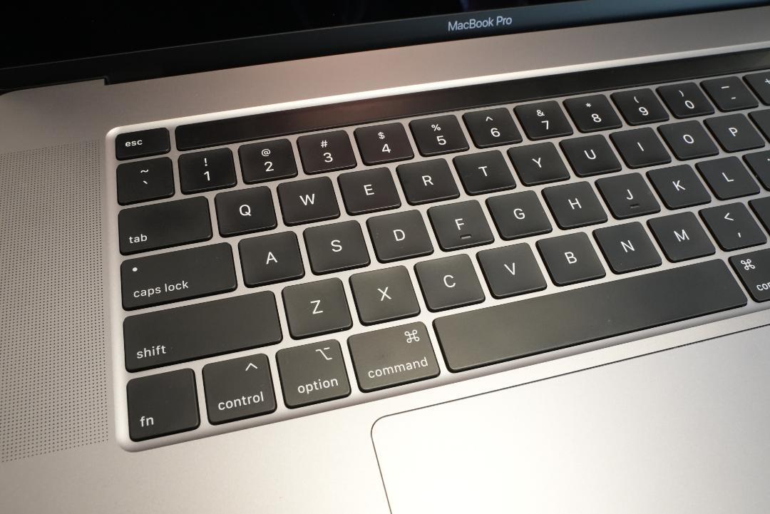 MacBook Pro 16インチ/2019/i7/32GB/1TB
