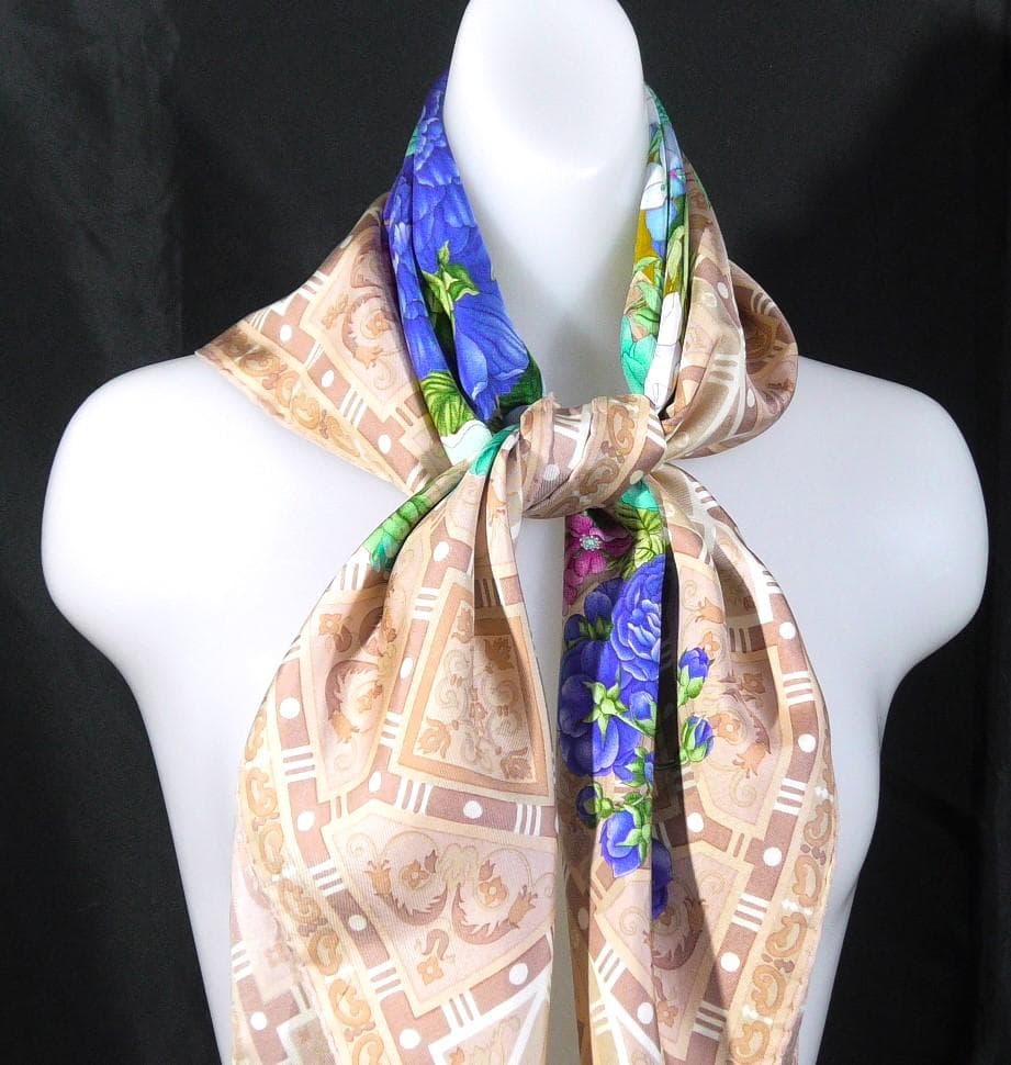 GUCCI グッチ 大判シルクスカーフ D483